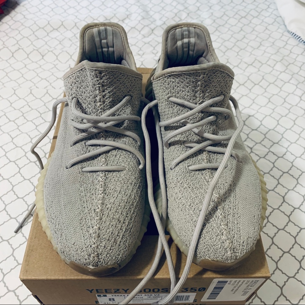 YEEZY BOOST 350 V2. SESAME